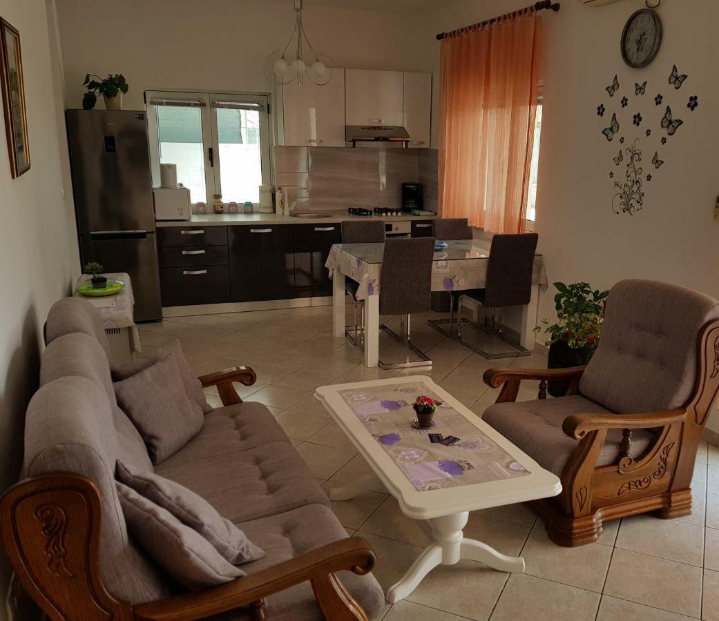 Apartman Paulina Kaštela Eksteriør bilde
